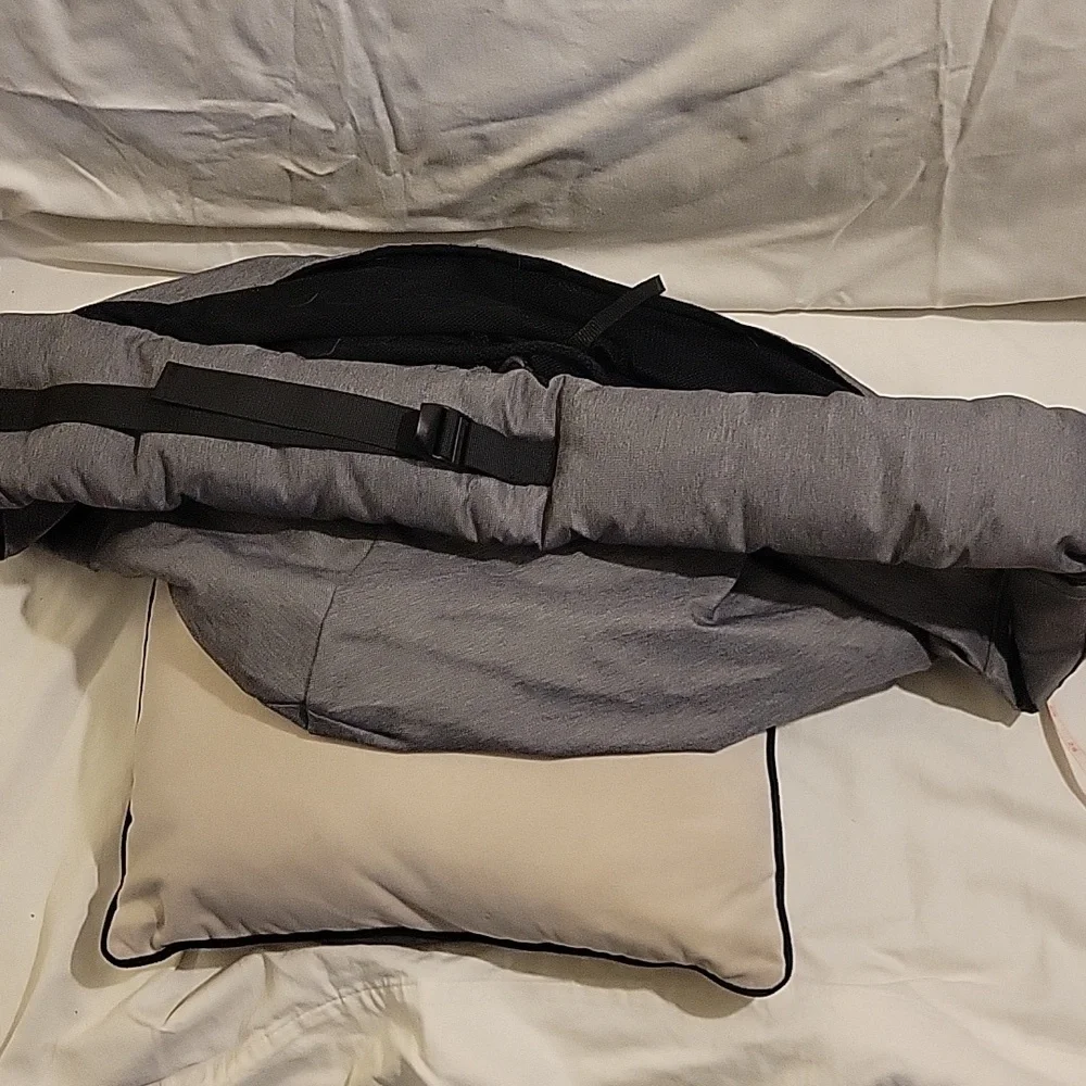 Gray Fabric Pet Carrier. Medium-sized Dogs or Cats.
